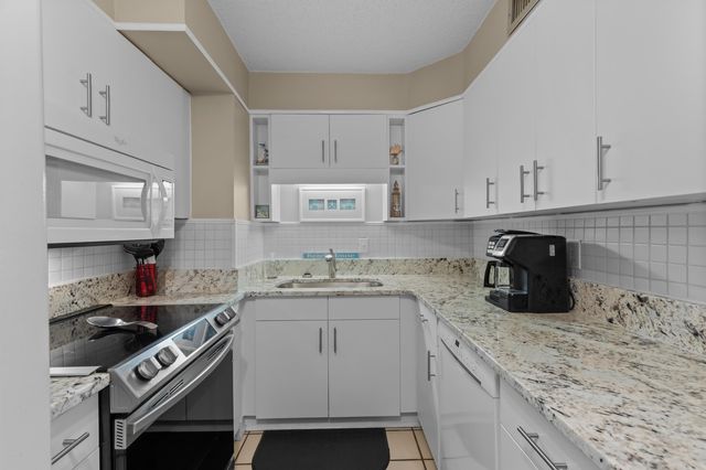 400 20th Ave N Apt 101, Myrtle Beach, SC 29577