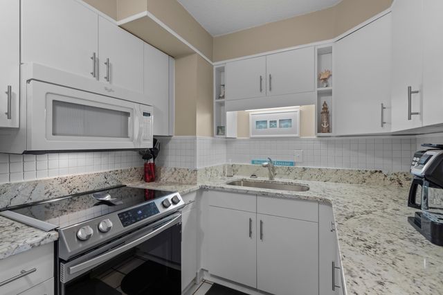 400 20th Ave N Apt 101, Myrtle Beach, SC 29577