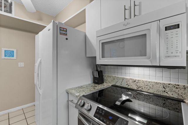 400 20th Ave N Apt 101, Myrtle Beach, SC 29577