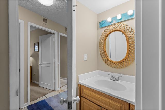 400 20th Ave N Apt 101, Myrtle Beach, SC 29577