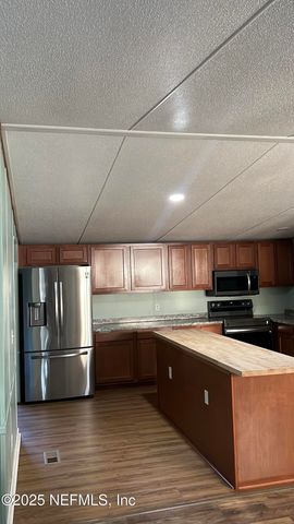 85182 LONNIE CREWS Road, Fernandina Beach, FL 32034