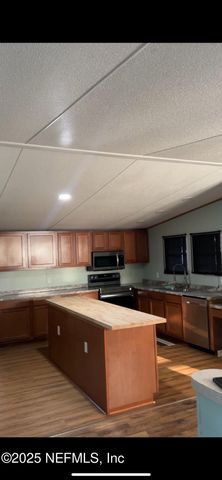 85182 LONNIE CREWS Road, Fernandina Beach, FL 32034