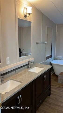 85182 LONNIE CREWS Road, Fernandina Beach, FL 32034