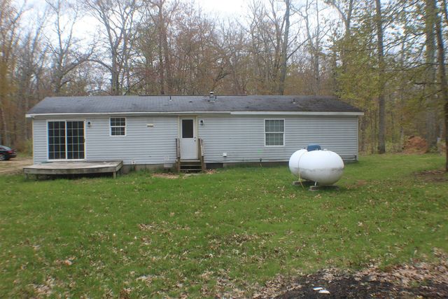 7305 S Forest Glen, Rothbury, MI 49452