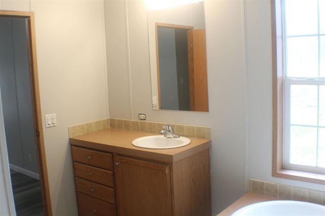 7305 S Forest Glen, Rothbury, MI 49452