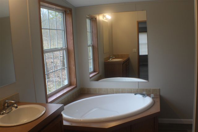 7305 S Forest Glen, Rothbury, MI 49452