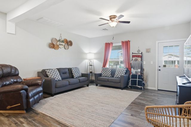 310 W Lee Avenue, Sapulpa, OK 74066