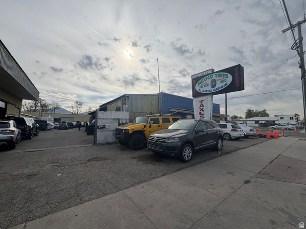 3041 S MAIN ST, South Salt Lake, UT 84115