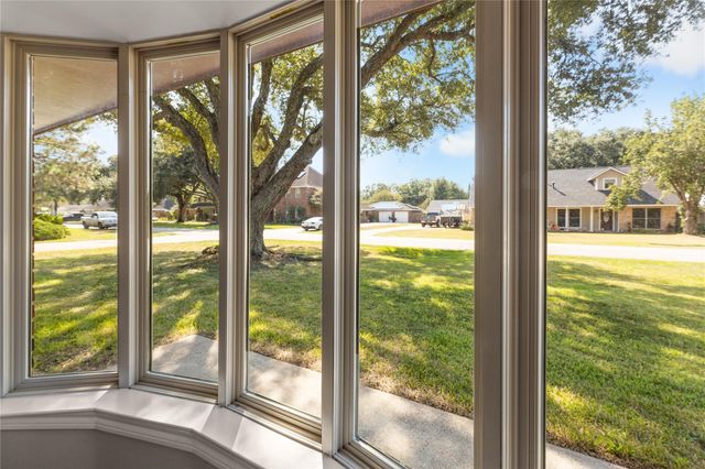 2117 Whatley Drive, Deer Park, TX 77536