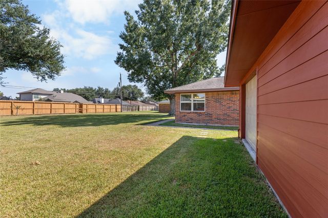 2117 Whatley Drive, Deer Park, TX 77536