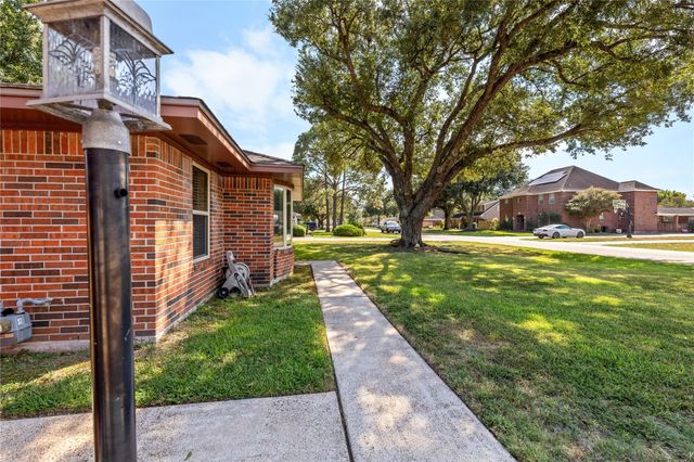 2117 Whatley Drive, Deer Park, TX 77536