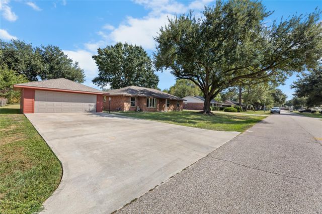 2117 Whatley Drive, Deer Park, TX 77536
