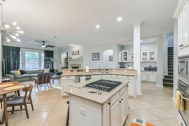 67 W Frontera Circle, Spring, TX 77382
