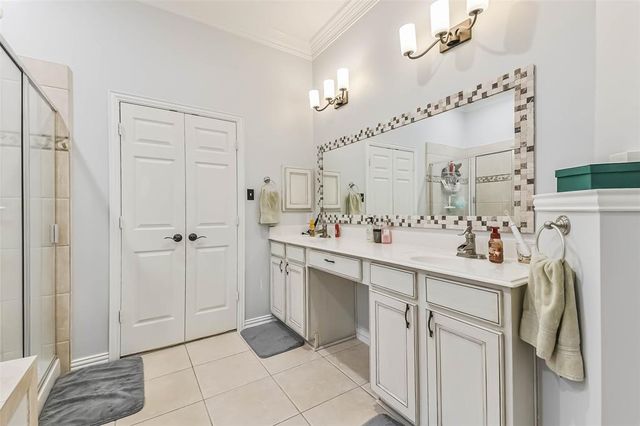 67 W Frontera Circle, Spring, TX 77382