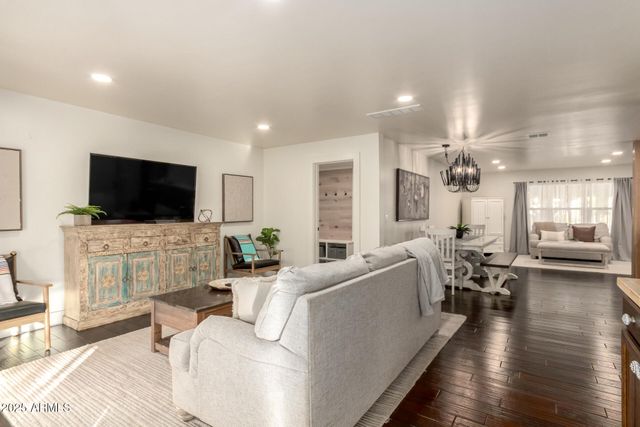 1935 E COOLIDGE Street, Phoenix, AZ 85016