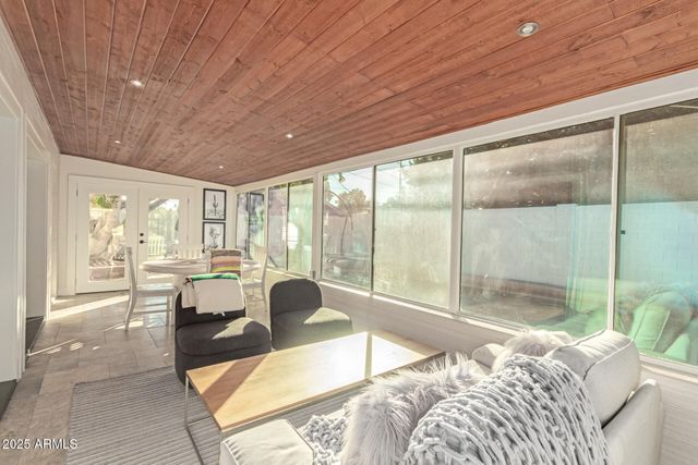 1935 E COOLIDGE Street, Phoenix, AZ 85016