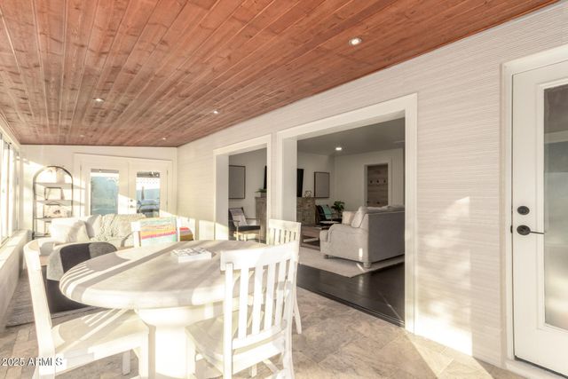 1935 E COOLIDGE Street, Phoenix, AZ 85016