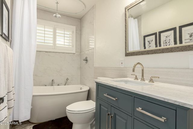 1935 E COOLIDGE Street, Phoenix, AZ 85016