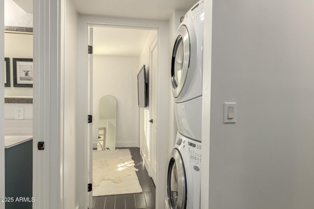 1935 E COOLIDGE Street, Phoenix, AZ 85016