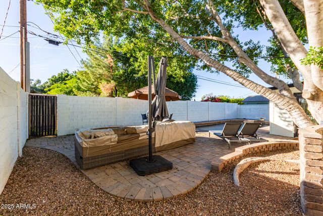 1935 E COOLIDGE Street, Phoenix, AZ 85016