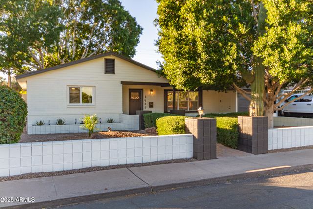 1935 E COOLIDGE Street, Phoenix, AZ 85016