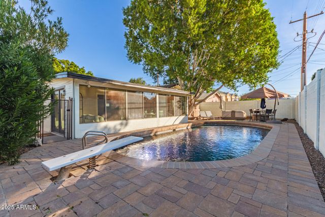 1935 E COOLIDGE Street, Phoenix, AZ 85016