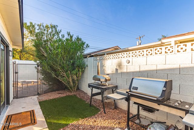 1935 E COOLIDGE Street, Phoenix, AZ 85016