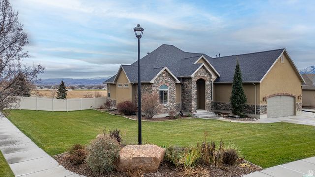 294 E 875 S, Providence, UT 84332