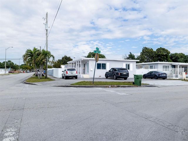 201 E 44th St, Hialeah, FL 33013