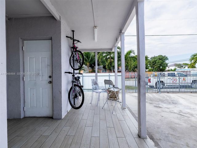 201 E 44th St, Hialeah, FL 33013