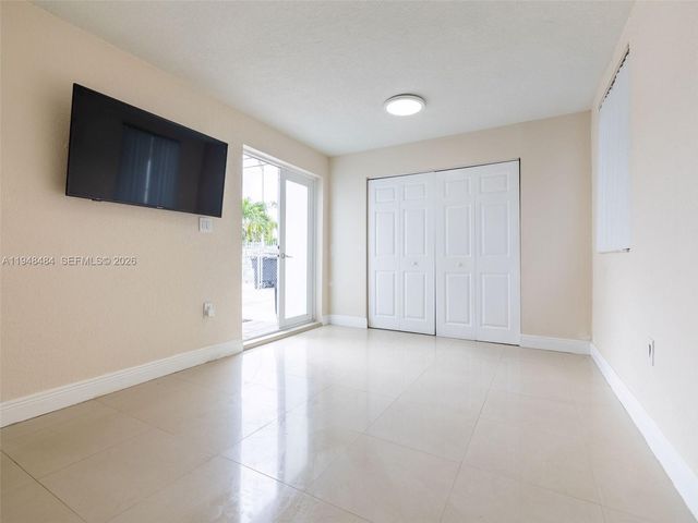 201 E 44th St, Hialeah, FL 33013