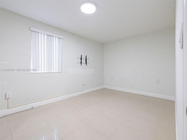 201 E 44th St, Hialeah, FL 33013