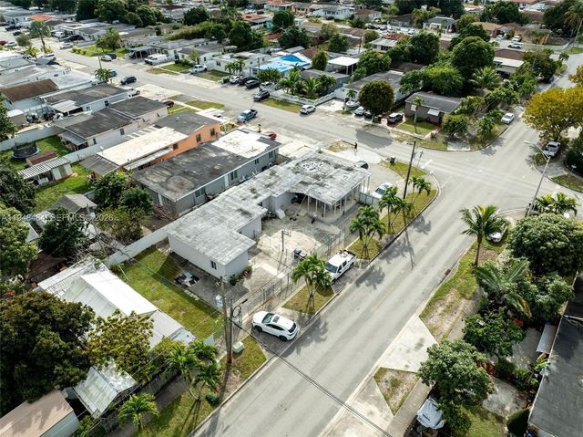 201 E 44th St, Hialeah, FL 33013