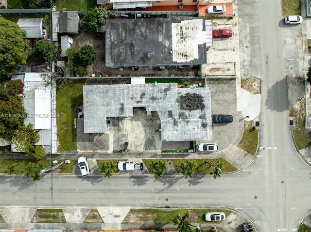 201 E 44th St, Hialeah, FL 33013