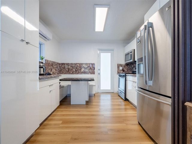 201 E 44th St, Hialeah, FL 33013