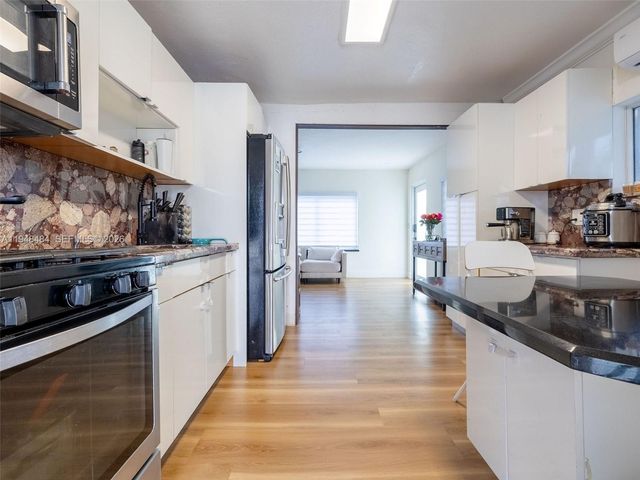 201 E 44th St, Hialeah, FL 33013