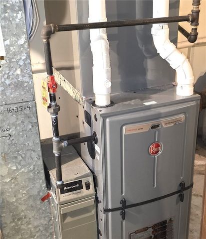 39 Wendover Road, Brighton, NY 14610