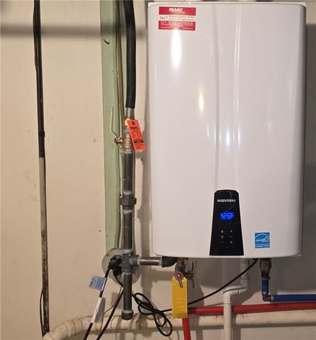 39 Wendover Road, Brighton, NY 14610