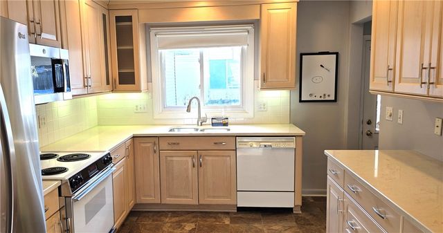 39 Wendover Road, Brighton, NY 14610