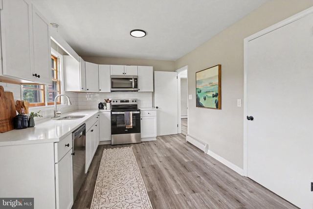 6821 SPRING RD, Shermans Dale, PA 17090