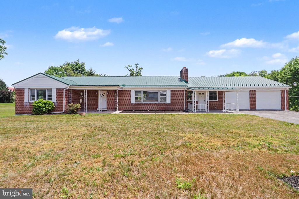 6821 SPRING RD, Shermans Dale, PA 17090