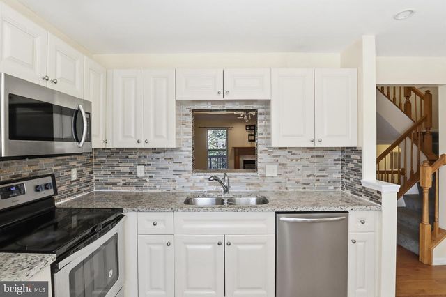 6203 ABBOTTSBURY ROW, Alexandria, VA 22315