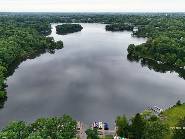 26639 N Longmeadow Circle, Mundelein, IL 60060