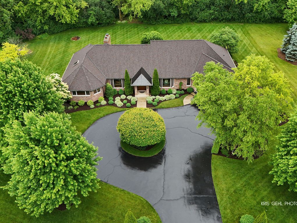 26639 N Longmeadow Circle, Mundelein, IL 60060