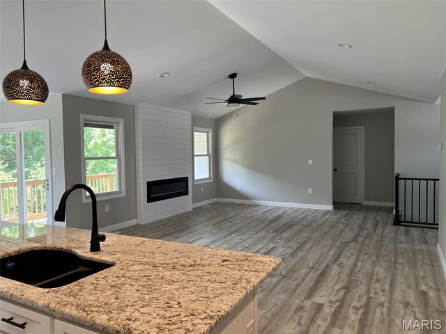 705 McIntosh Court, Hannibal, MO 63401