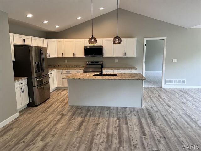 705 McIntosh Court, Hannibal, MO 63401