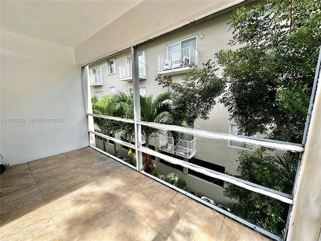 2301 NE 14th St Cswy 306E, Pompano Beach, FL 33062