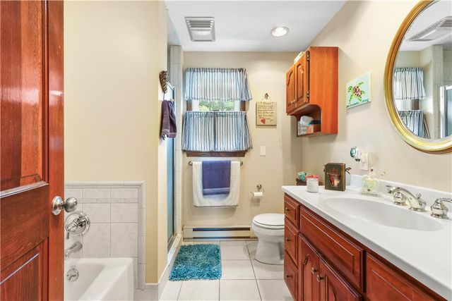 4775 White Oak Circle, Lower Macungie Twp, PA 18049