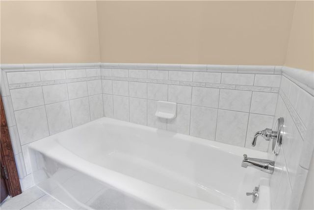 4775 White Oak Circle, Lower Macungie Twp, PA 18049