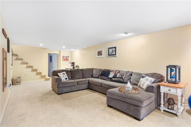 4775 White Oak Circle, Lower Macungie Twp, PA 18049